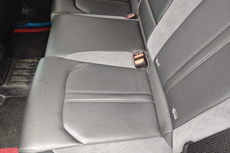 Used GAC Trumpchi EMPOW 2023 400T Automatic R MAX Left Rear Seat