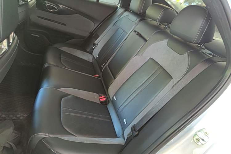 Used GAC Trumpchi EMPOW 2023 400T Automatic R MAX Left Rear Seat
