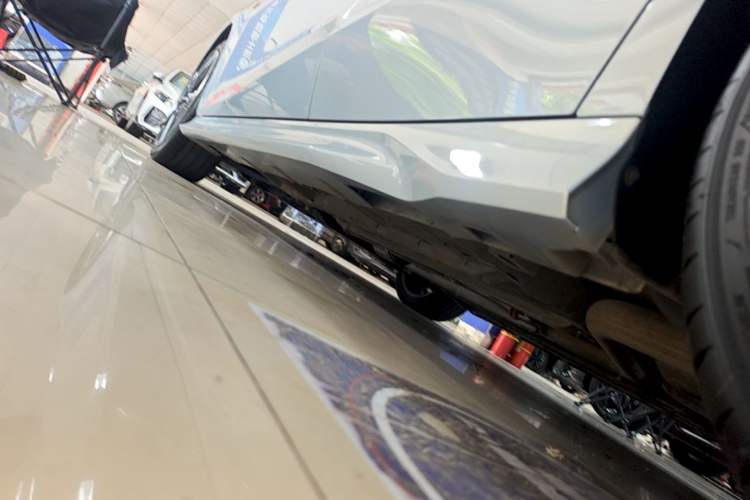 Used GAC Trumpchi EMPOW 2023 400T Automatic R PRO Left Side Sill