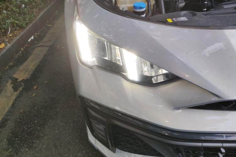 Used GAC Trumpchi EMPOW 2023 400T Automatic R PRO Right Front Headlight