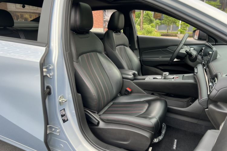Used GAC Trumpchi EMPOW 2023 Shadow Leopard H High-Energy Hybrid Edition Right Front Seat