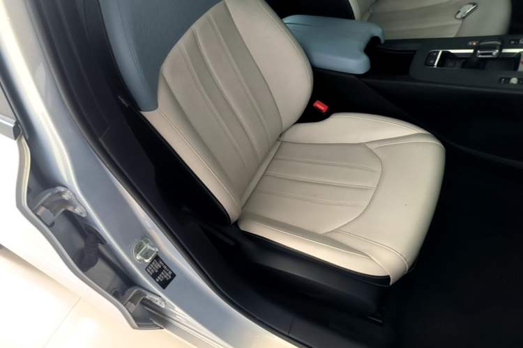 Used GAC Trumpchi EMPOW 2023 Shadow Leopard H High-Energy Hybrid Edition Right Front Seat