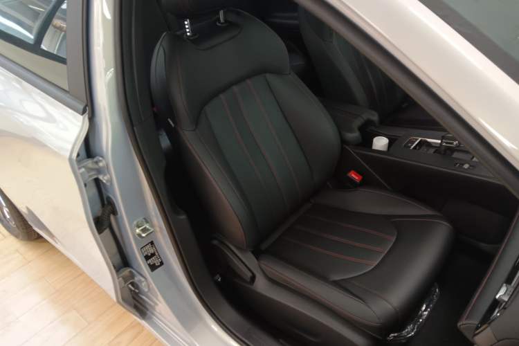 Used GAC Trumpchi EMPOW 2023 Shadow Leopard H High-Energy Hybrid Edition Right Front Seat