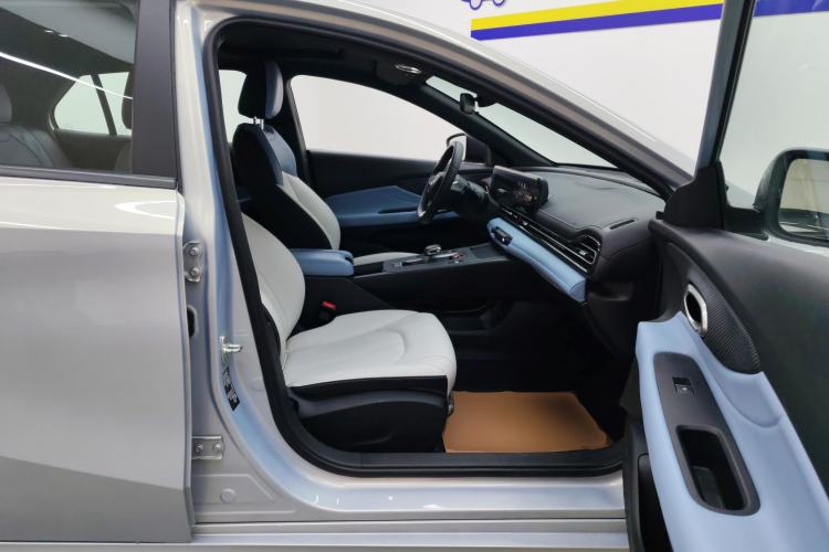Used GAC Trumpchi EMPOW 2023 Shadow Leopard H High-Energy Hybrid Edition Right Front Seat