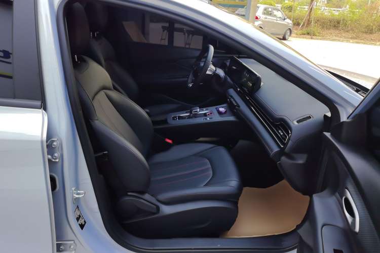 Used GAC Trumpchi EMPOW 2023 Shadow Leopard H High-Energy Hybrid Edition Right Front Seat