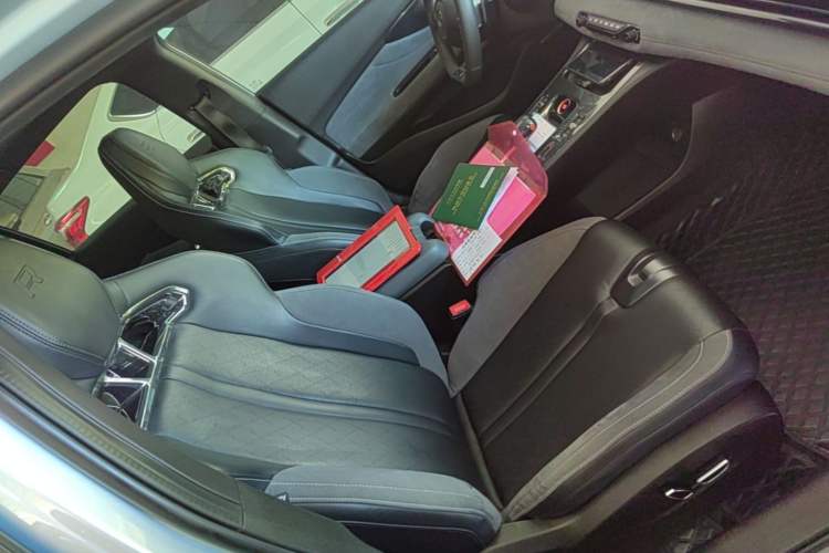 Used GAC Trumpchi EMPOW 2023 400T Automatic R MAX Right Front Seat
