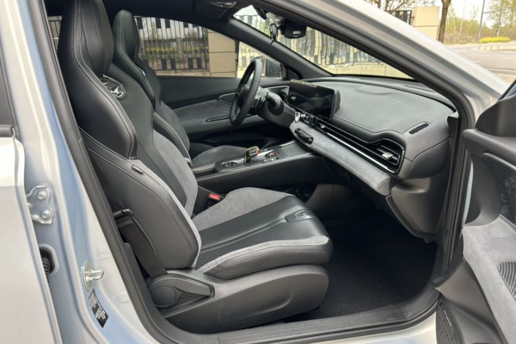 Used GAC Trumpchi EMPOW 2023 400T Automatic R PRO Right Front Seat