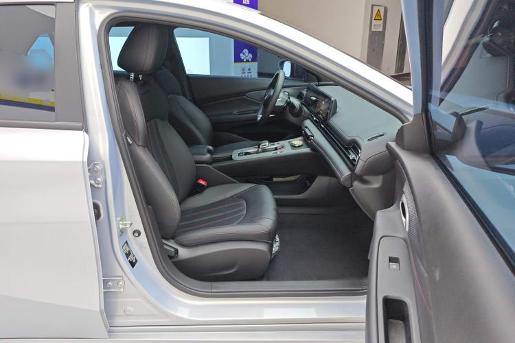 Used GAC Trumpchi EMPOW 2023 Shadow Leopard H High-Energy Hybrid Edition Right Front Seat
