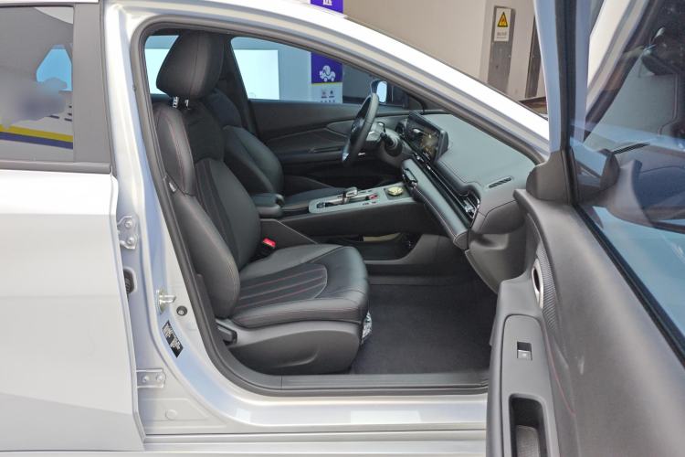 Used GAC Trumpchi EMPOW 2023 Shadow Leopard H High-Energy Hybrid Edition Right Front Seat