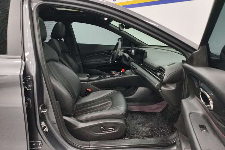 Used GAC Trumpchi EMPOW 2023 270T DCT J16 Version Right Front Seat