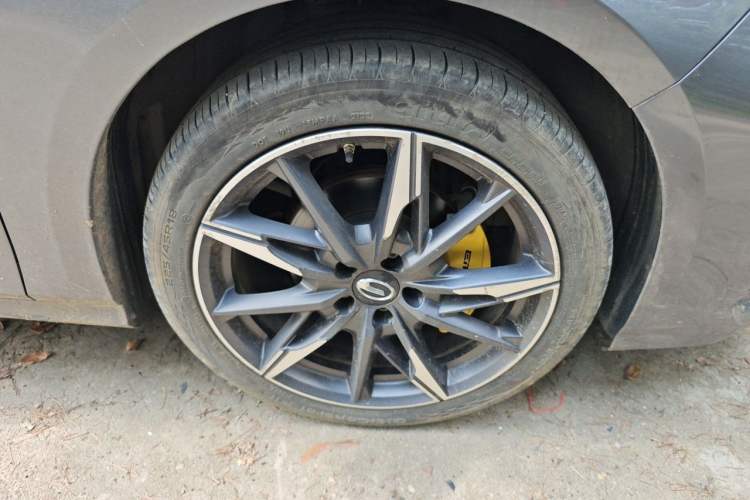 Used GAC Trumpchi EMPOW 2023 270T DCT J15 Version Right Front Wheel Hub