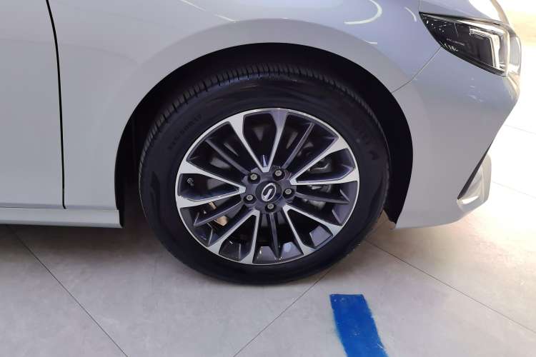 Used GAC Trumpchi EMPOW 2023 Shadow Leopard H High-Energy Hybrid Edition Right Front Wheel Hub