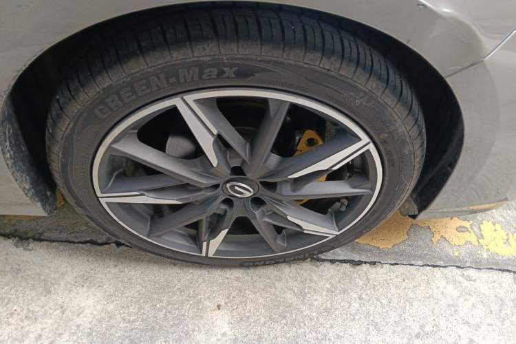 Used GAC Trumpchi EMPOW 2023 270T DCT J15 Version Right Front Wheel Hub