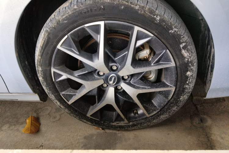 Used GAC Trumpchi EMPOW 2023 Shadow Leopard H Smart Hybrid Edition Right Front Wheel Hub