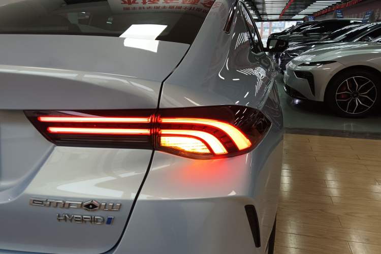 Used GAC Trumpchi EMPOW 2023 Shadow Leopard H High-Energy Hybrid Edition Right Rear Taillight