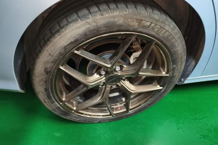 Used GAC Trumpchi EMPOW 2023 Shadow Leopard H High-Energy Hybrid Edition Right Rear Wheel Hub