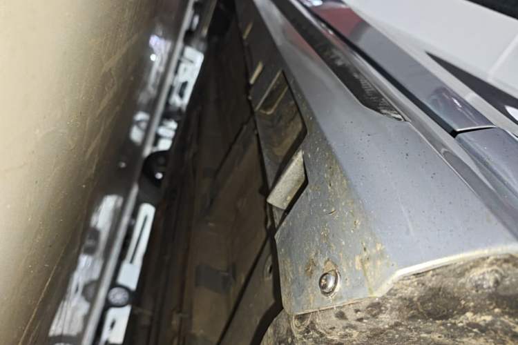 Used GAC Trumpchi EMPOW 2023 Shadow Leopard H Smart Hybrid Edition Right Side Sill