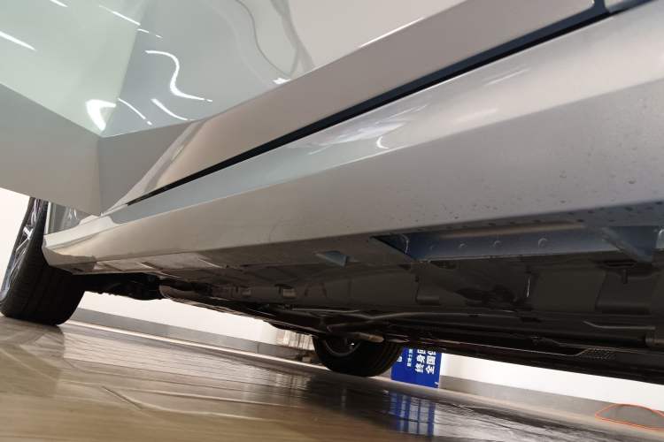 Used GAC Trumpchi EMPOW 2023 Shadow Leopard H High-Energy Hybrid Edition Right Side Sill