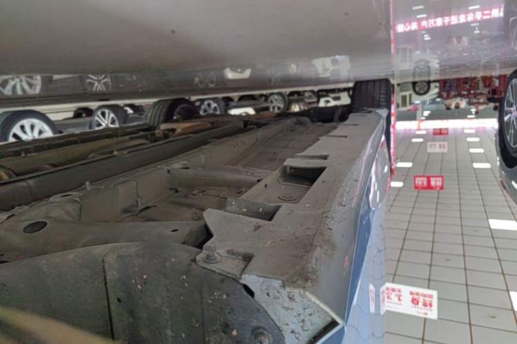 Used GAC Trumpchi EMPOW 2023 400T Automatic R MAX Right Side Sill