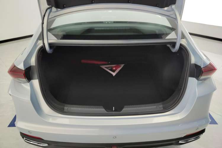 Used GAC Trumpchi EMPOW 2023 Shadow Leopard H High-Energy Hybrid Edition Trunk