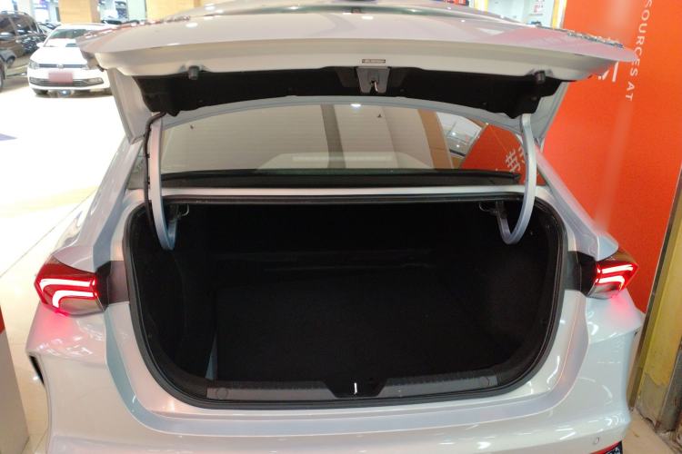 Used GAC Trumpchi EMPOW 2023 Shadow Leopard H Smart Hybrid Edition Trunk