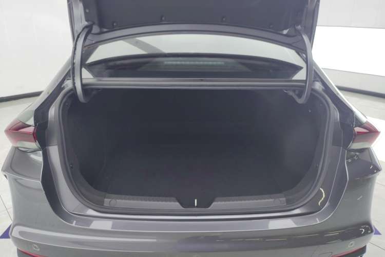 Used GAC Trumpchi EMPOW 2023 Shadow Leopard H High-Energy Hybrid Edition Trunk