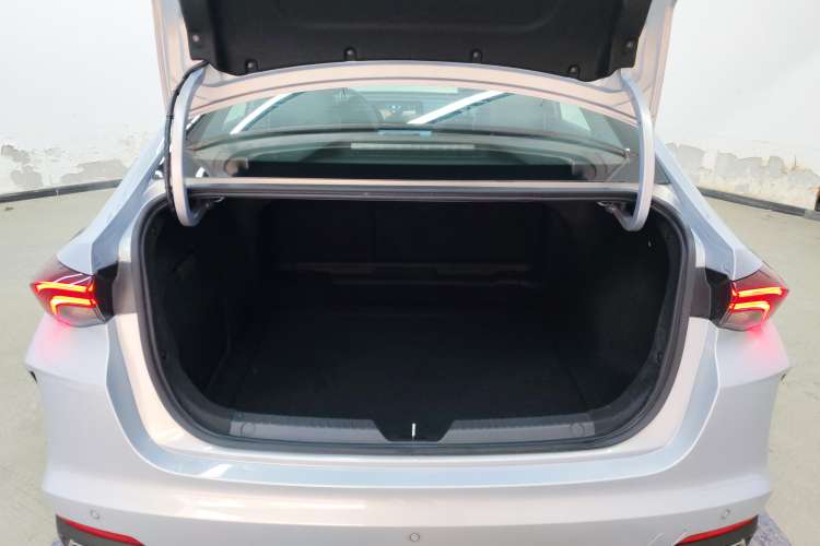 Used GAC Trumpchi EMPOW 2023 Shadow Leopard H High-Energy Hybrid Edition Trunk