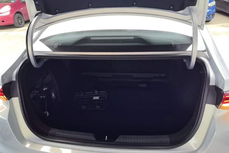 Used GAC Trumpchi EMPOW 2023 Shadow Leopard H Smart Hybrid Edition Trunk