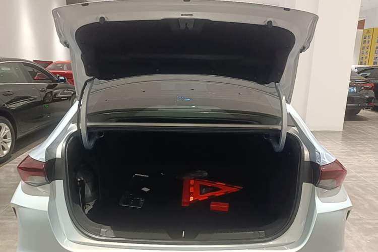 Used GAC Trumpchi EMPOW 2023 Shadow Leopard H High-Energy Hybrid Edition Trunk