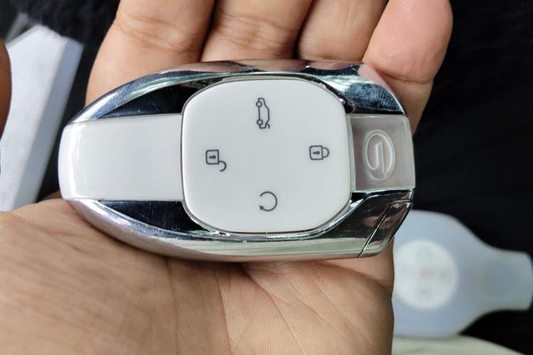 Used GAC Trumpchi EMPOW 2023 400T Automatic R PRO Vehicle Key