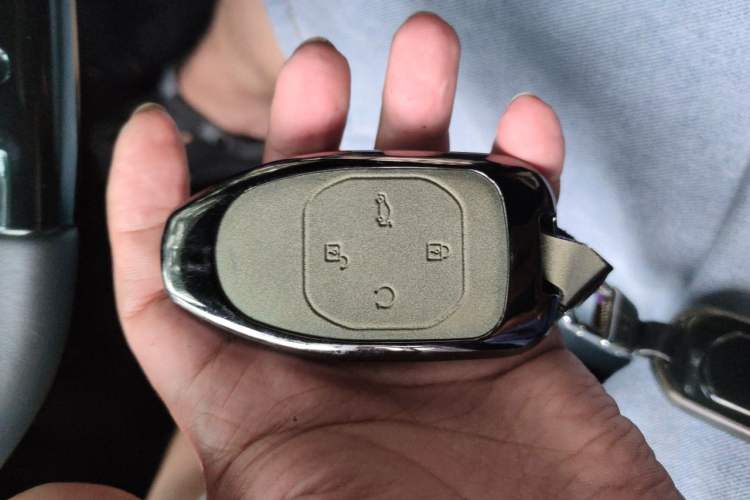 Used GAC Trumpchi EMPOW 2023 400T Automatic R PRO Vehicle Key