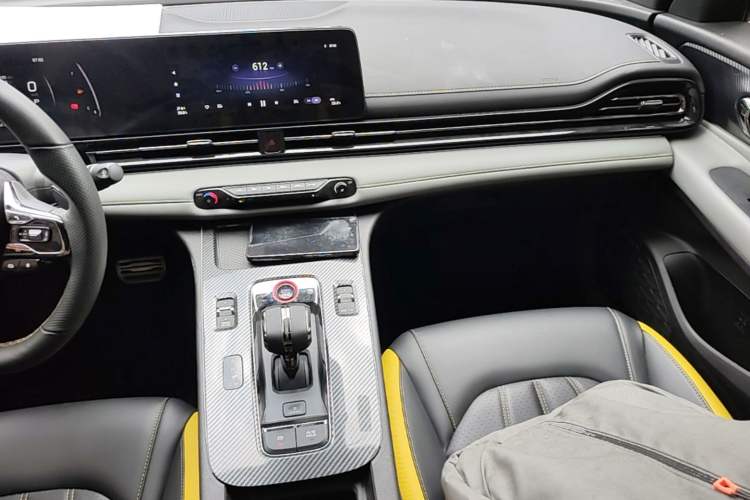 Used GAC Trumpchi EMPOW 2023 270T DCT J15 Version Audio And AC Panel