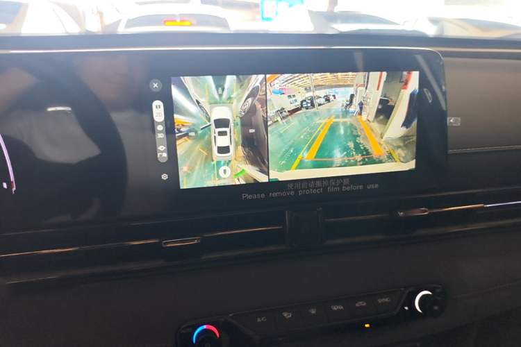 Used GAC Trumpchi EMPOW 2023 400T Automatic R PRO Audio And AC Panel