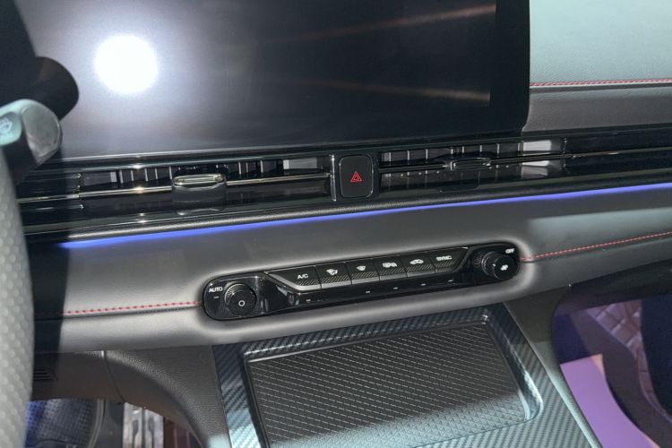 Used GAC Trumpchi EMPOW 2023 270T DCT J15 Version Audio And AC Panel