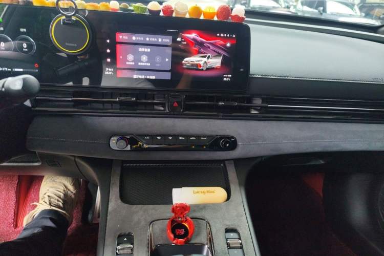 Used GAC Trumpchi EMPOW 2023 400T Automatic R MAX Audio And AC Panel