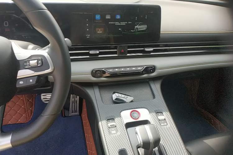 Used GAC Trumpchi EMPOW 2023 270T DCT J11 Version Audio And AC Panel