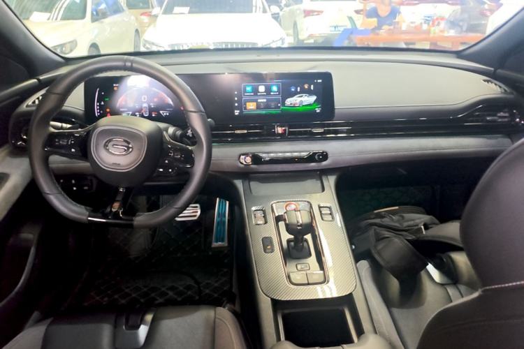 Used GAC Trumpchi EMPOW 2023 400T Automatic R PRO Center Console