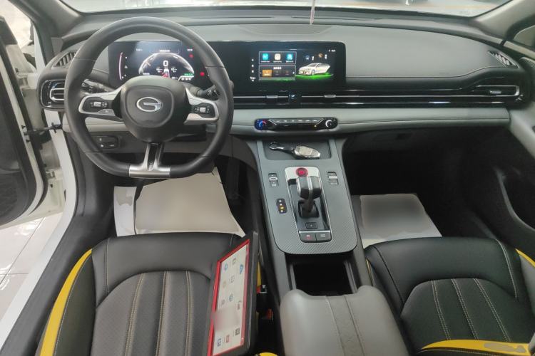 Used GAC Trumpchi EMPOW 2023 Shadow Leopard H High-Energy Hybrid Edition Center Console