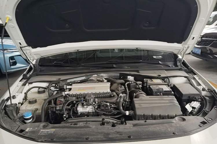 Used GAC Trumpchi EMPOW 2023 400T Automatic R MAX Engine Bay