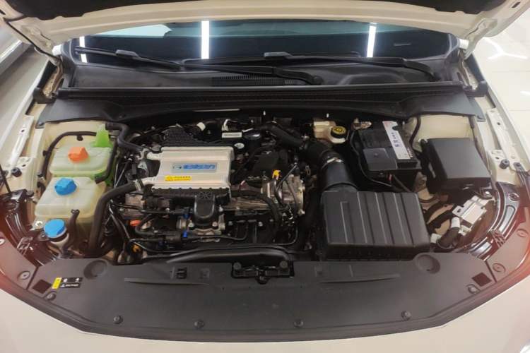 Used GAC Trumpchi EMPOW 2023 270T DCT J15 Version Engine Bay