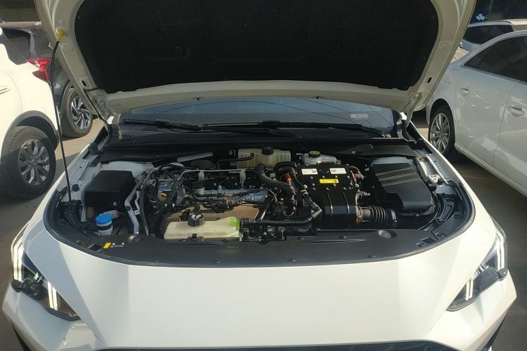 Used GAC Trumpchi EMPOW 2023 Shadow Leopard H High-Energy Hybrid Edition Engine Bay