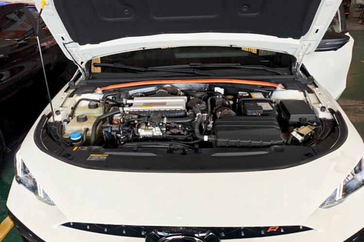 Used GAC Trumpchi EMPOW 2023 400T Automatic R PRO Engine Bay