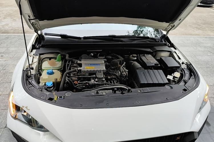 Used GAC Trumpchi EMPOW 2023 270T DCT J15 Version Engine Bay