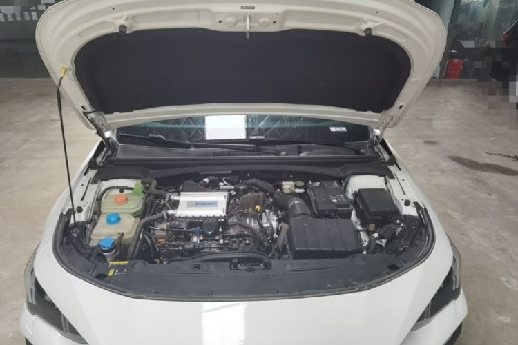 Used GAC Trumpchi EMPOW 2023 270T DCT J15 Version Engine Bay