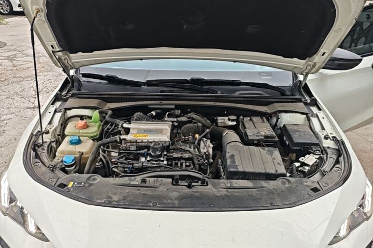 Used GAC Trumpchi EMPOW 2023 270T DCT J15 Version Engine Bay