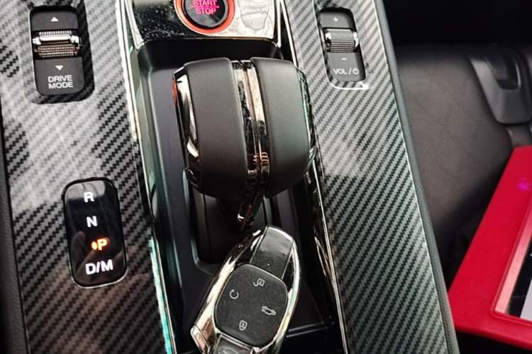 Used GAC Trumpchi EMPOW 2023 400T Automatic R MAX Gear Lever