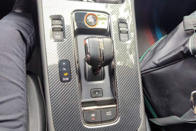 Used GAC Trumpchi EMPOW 2023 400T Automatic R PRO Gear Lever