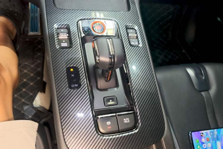 Used GAC Trumpchi EMPOW 2023 400T Automatic R PRO Gear Lever