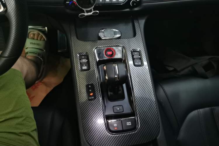 Used GAC Trumpchi EMPOW 2023 270T DCT J15 Version Gear Lever