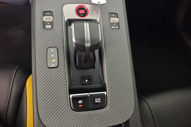 Used GAC Trumpchi EMPOW 2023 270T DCT J11 Version Gear Lever